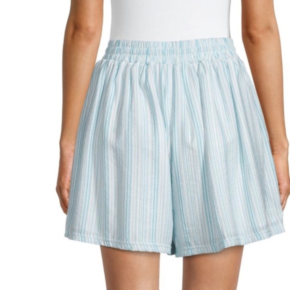 NEW BCBGeneration Striped Shorts - Picture 2 of 4